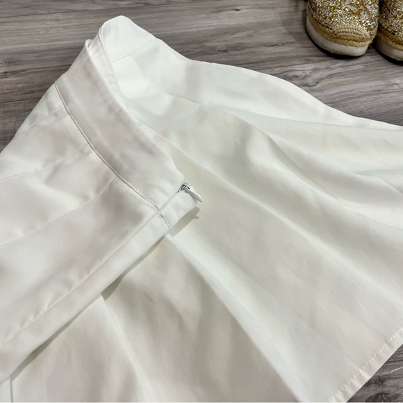 Trend skirts 🩵🤍 - Picture 2 of 3